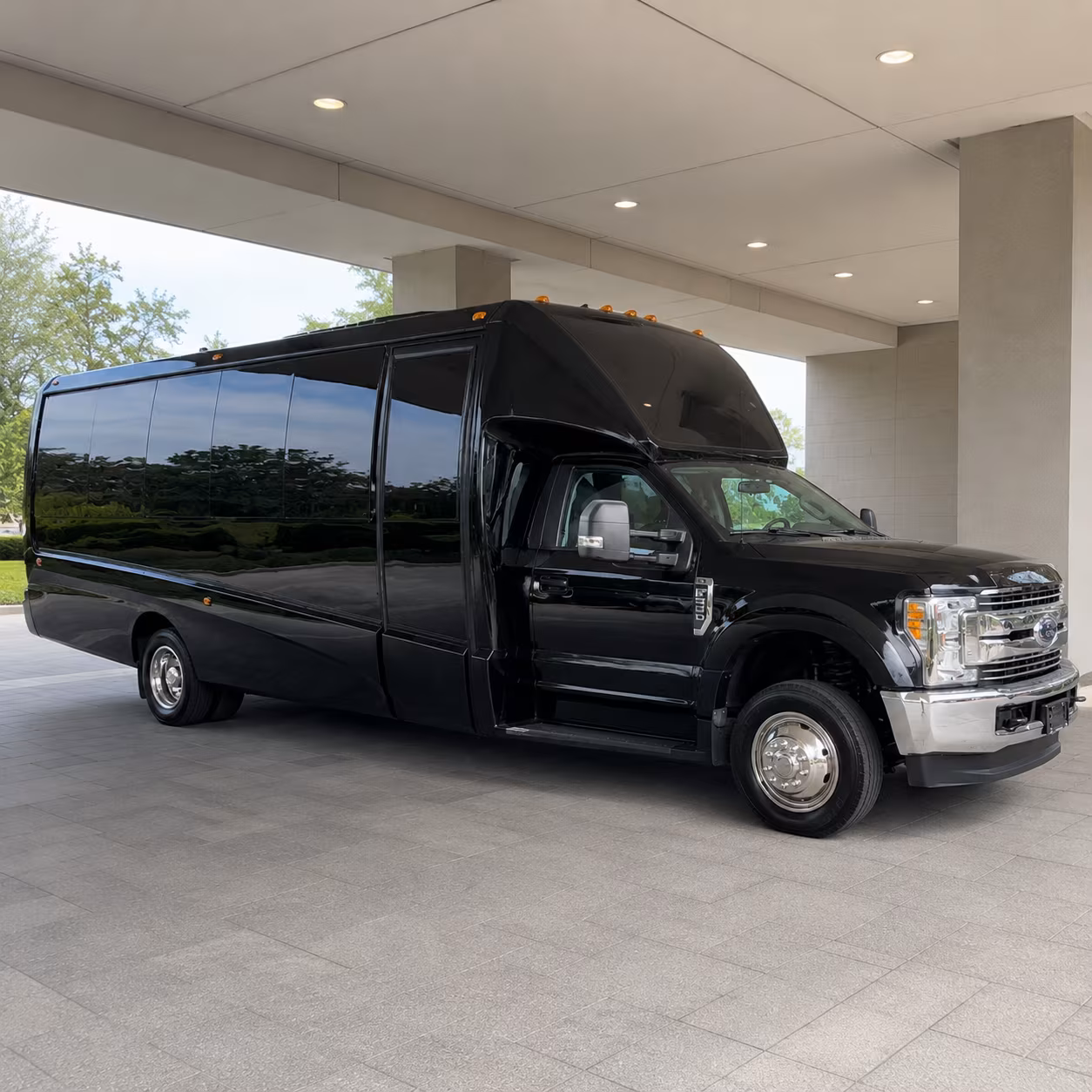 Fort Lauderdale Birthday, Sweet 16, & Quinceañera Transportation party bus exterior