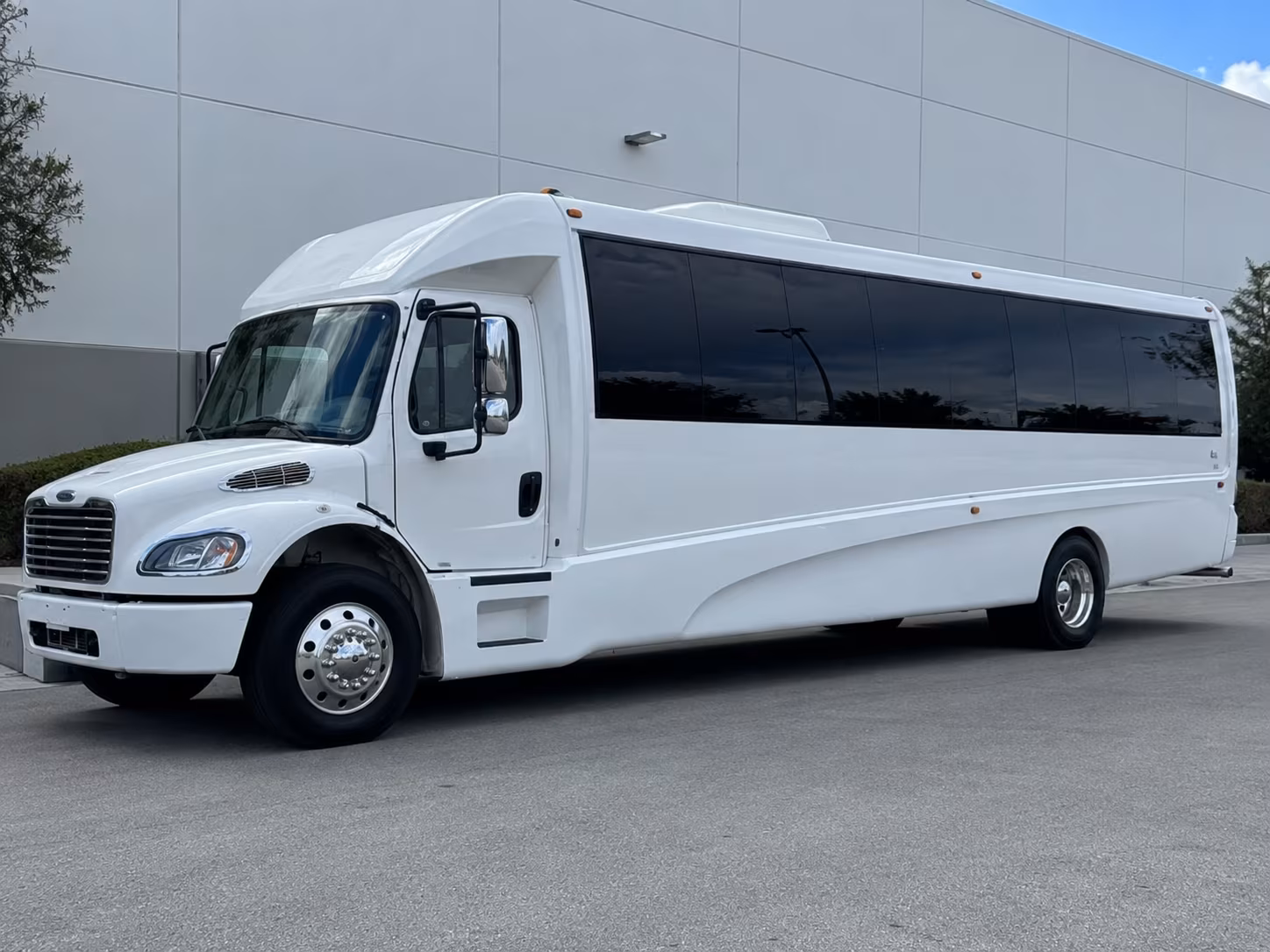 Fort Lauderdale Sporting Event Transportation party bus exterior