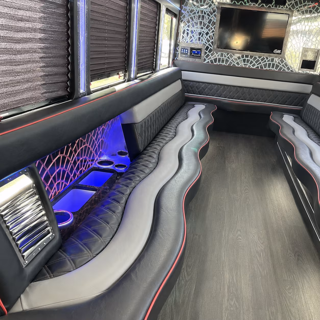 Hollywood Homecoming & Prom Party Bus Rentals