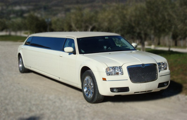 Fort Lauderdale White Chrysler Limo